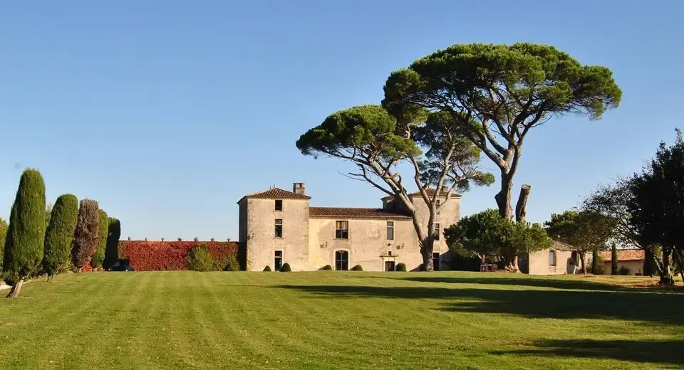 Château Peneau et la Palombière du Château Peneau