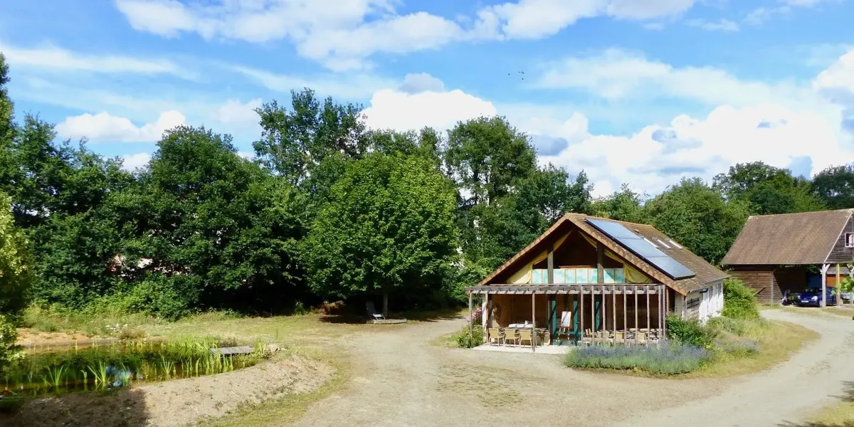 La Maison Des Abeilles 72