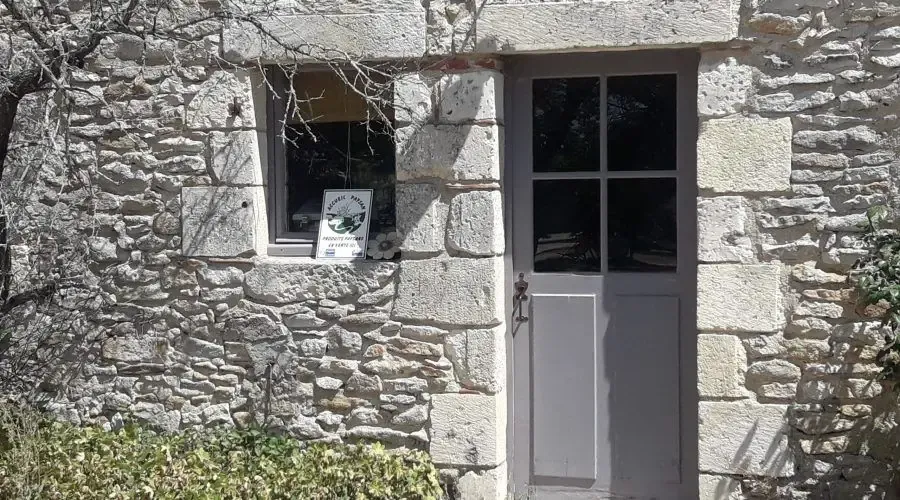 Earl Ferme De La Charité