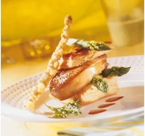 L'Asperge De Travers