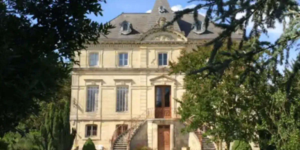 Vignobles Feyzeau ,- Château La Capelle.